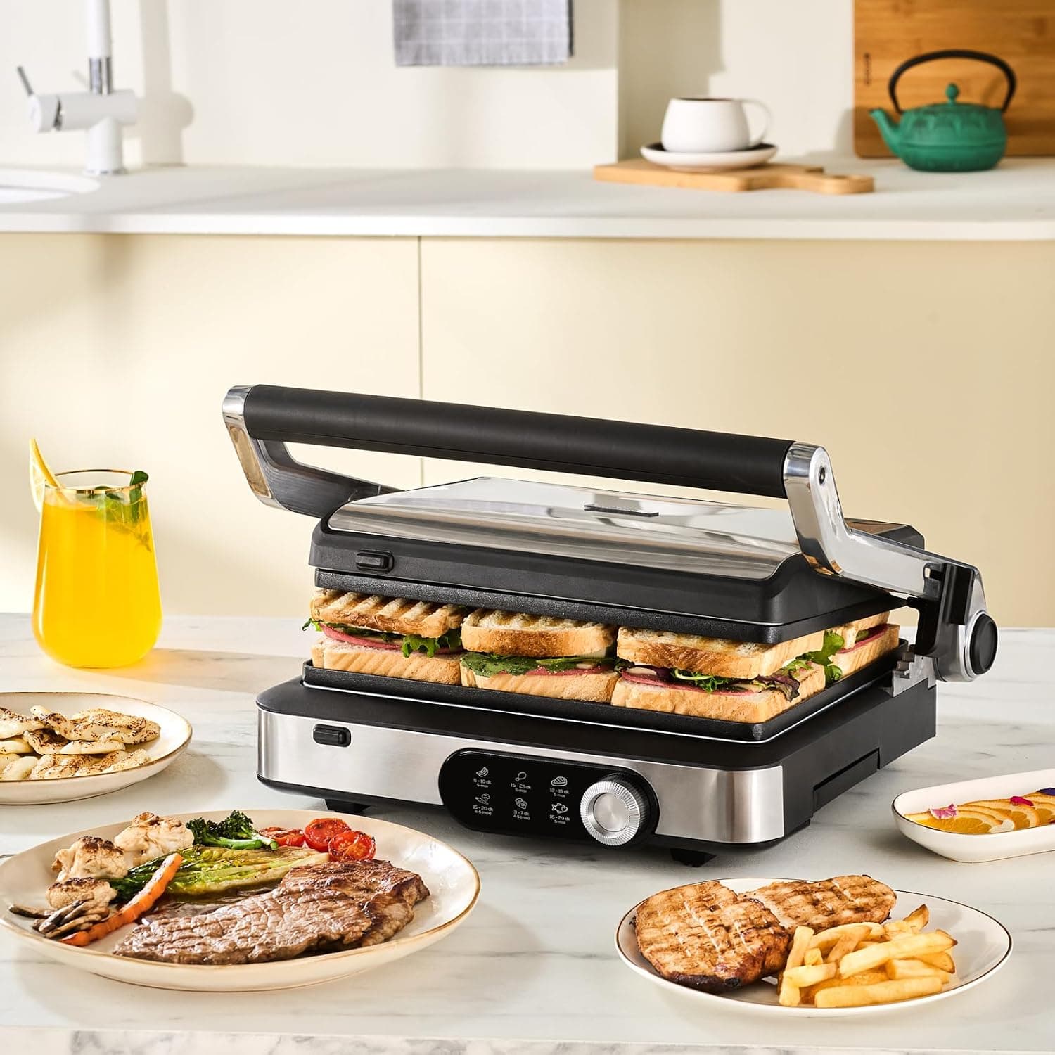 Karaca Gastro Gourmet Döküm Izgara ve Tost Makinesi Inox 6 Dilim Kapasiteli