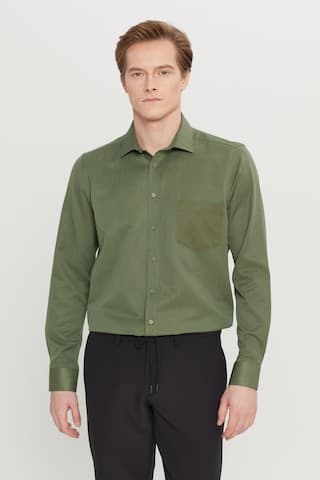 AC&Co / Altınyıldız Classics Erkek Hakı Pamuklu Tailored Slim Fit Dar Kesim Klasik Yaka Armürlü Cepli Gömlek Haki