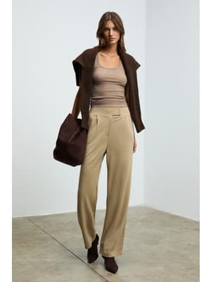 Ethiquet Lıllesol Kadın Fitilli Görünümlü Slim Fit Vücuda Oturan Havuz Yakalı Pamuklu Basic Koyu Vizon Atlet