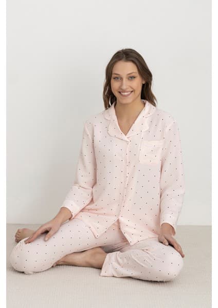 Dofi Kadın 1780 Puantiyeli Pijama Takımı – Uzun Kollu, Düğmeli, Cep ve Manşet Detaylı -