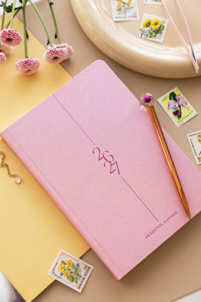 PAPERORA Charm Takılabilen 2026-2027 Kir ve Suya Dayanıklı Sert Kapak A5 Akademik Ajanda 16 Aylık - Pembe