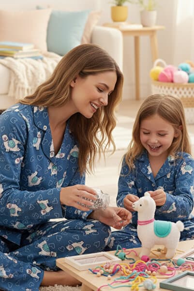 Kuzu Desenli Düğmeli Uzun Kollu Pijama Takımı