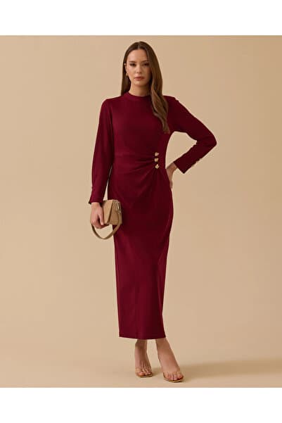 Metal Aksesuarlı Drapeli Krep Elbise