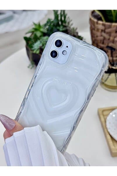 Go Aksesuar Apple Iphone 11 Uyumlu 3D Kalp Kabartma Desenli Darbe Önleyici Kamera Korumalı Şeffaf Silikon Kılıf