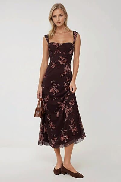 Kalp Yaka Desenli Maxi Elbise