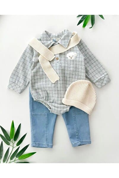 Butik ERKEK BEBEK KABARTMALI AHŞAP DÜĞME DETAYLI TRİKO BERE ATKI KOT PANTOLONLU 4'PARÇA TAKIM