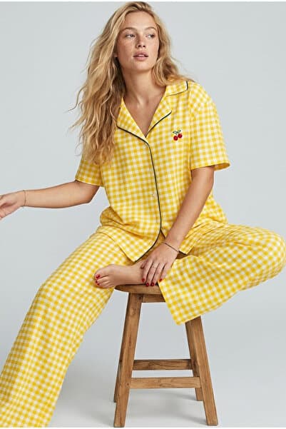 Siyah İnci sarı ekose kareli Nakışlı Düğmeli Biyeli İnce Soft Örme Pijama Takımı 8001