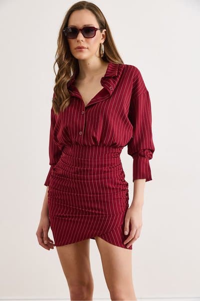 Olalook Kadın Bordo Eteği Kruvaze Düğmeli Yandan Fermuarlı Drape Detaylı Mini Elbise ELB-19002631