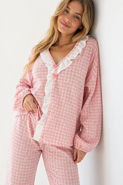 BELLA NOTTE Pembe Beyaz Pötikare Fisto Fırfır Detaylı Uzun Kollu Pijama Takımı
