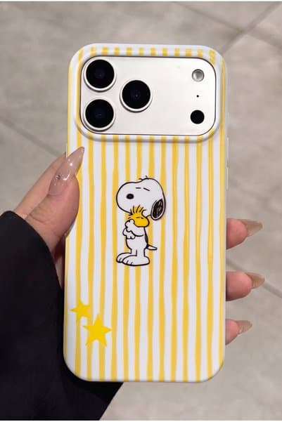 KVK PRİVACY iPhone 17 Pro Max / 18 Pro Max Uyumlu Snoopy Desenli Sarı Çizgili Yıldızlı Kadifemsi Soft Touch Silikon Telefon Kılıfı