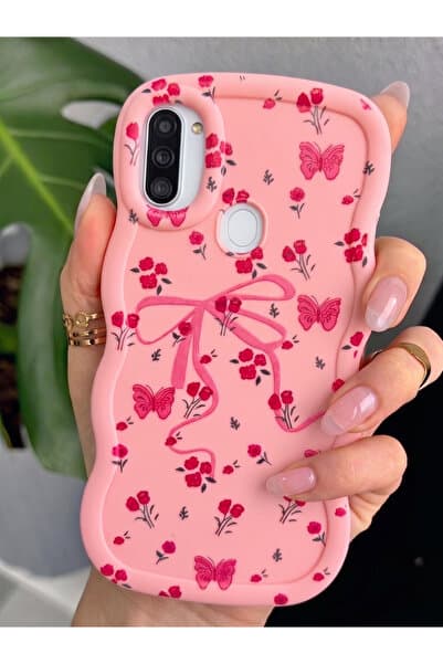 Rivor Samsung Galaxy A11 & M11 Uyumlu Kılıf Kamera Çıkıntılı Kurdele Ve Çiçek Kabartmalı Silikon Kapak