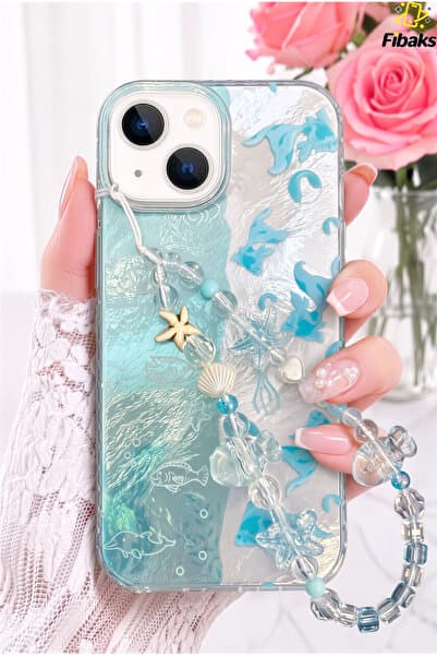 Fibaks iPhone 13/14/15 Kılıf Hologramlı Çift Renk Charmlı Deniz Balık Desenli Silikon | İçten Baskılı, Kamera Korumalı, Airbag Köşeli, Darbe Emici Premium Kapak Telefon Kılıfı