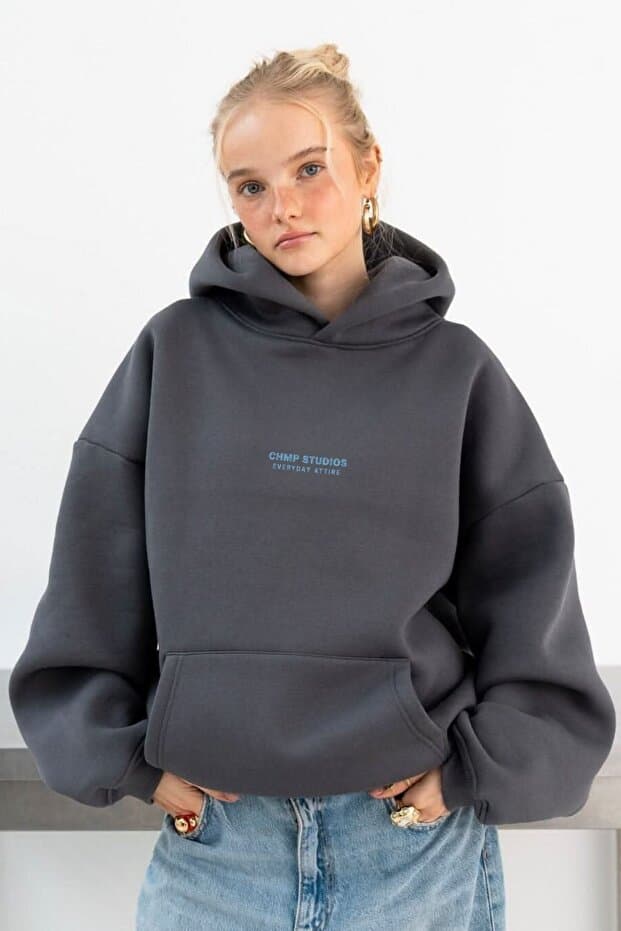 The Champ Clothing Kadın Oversize Sweatshirt Hoodie CHMP STUDIOS Baskılı Füme – Kapüşonlu, Kanguru Cep, 3 İplik