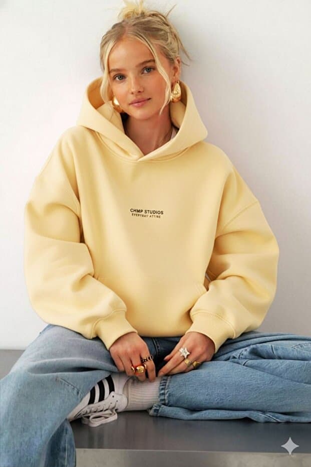 The Champ Clothing Kadın Oversize Sweatshirt Hoodie CHMP STUDIOS Baskılı Sarı – Kapüşonlu, Kanguru Cep, 3 İplik