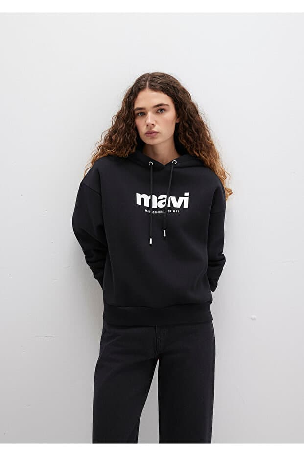 Mavi Logo Baskılı Kapüşonlu Siyah Sweatshirt 168334-900