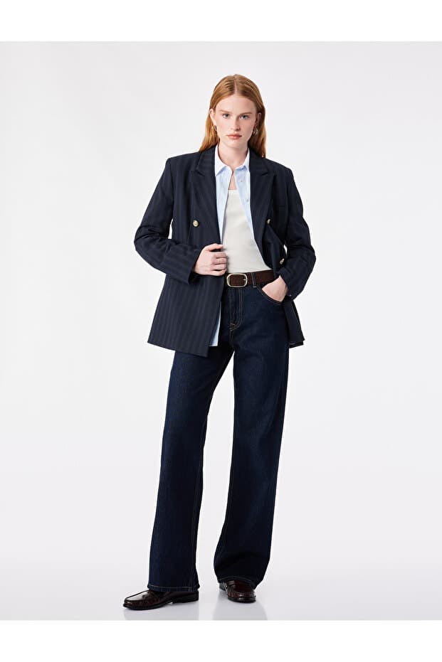 Koton Kruvaze Yaka Uzun Kollu Düğmeli Çift Cepli Çizgili Oversize Blazer Ceket