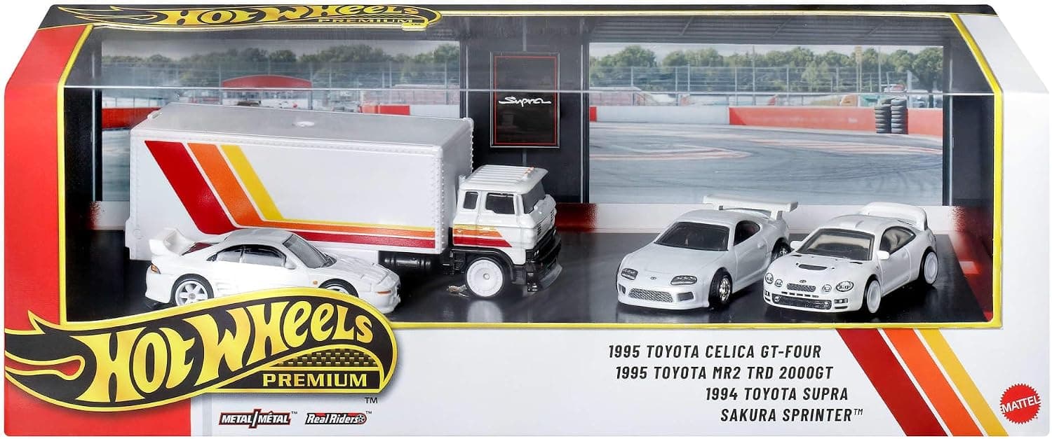 Hot Wheels Koleksiyon Seti Arabalar sergilenmeye uygun setler, 3 adet 1:64 ölçekli araba ve 1 adet 1:64 ölçekli Team Transport araç, Metal/Metal şasi ve Real Riders tekerlekler, JHW44
