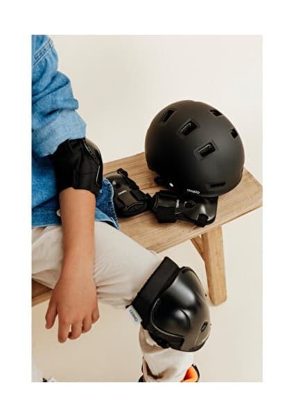 Decathlon Btwin Kask - Paten / Kaykay / Scooter - Siyah -