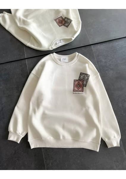 Tarz Yeri Kadın Bisiklet Yaka Baskılı Sweatshirt - Beyaz