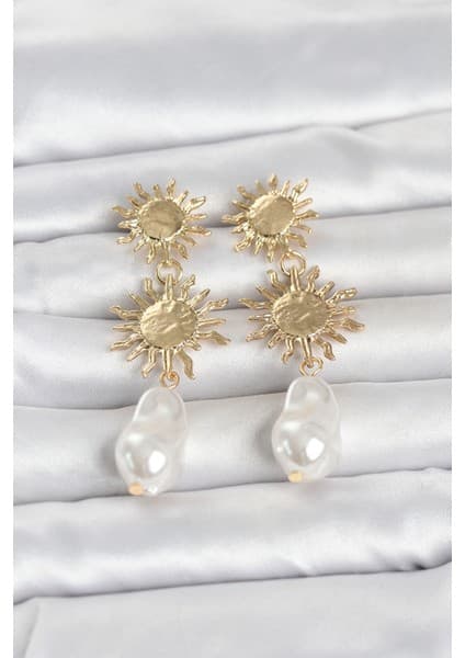 Clariss Gold Renk Pirinç Güneş Model Detaylı Kadın Küpe