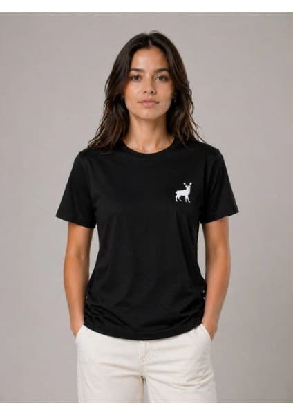Tarz Yeri Kadın Minimal Geyik Logolu Tişört Bisiklet Yaka Kısa kol Yazlık T-Shirt -